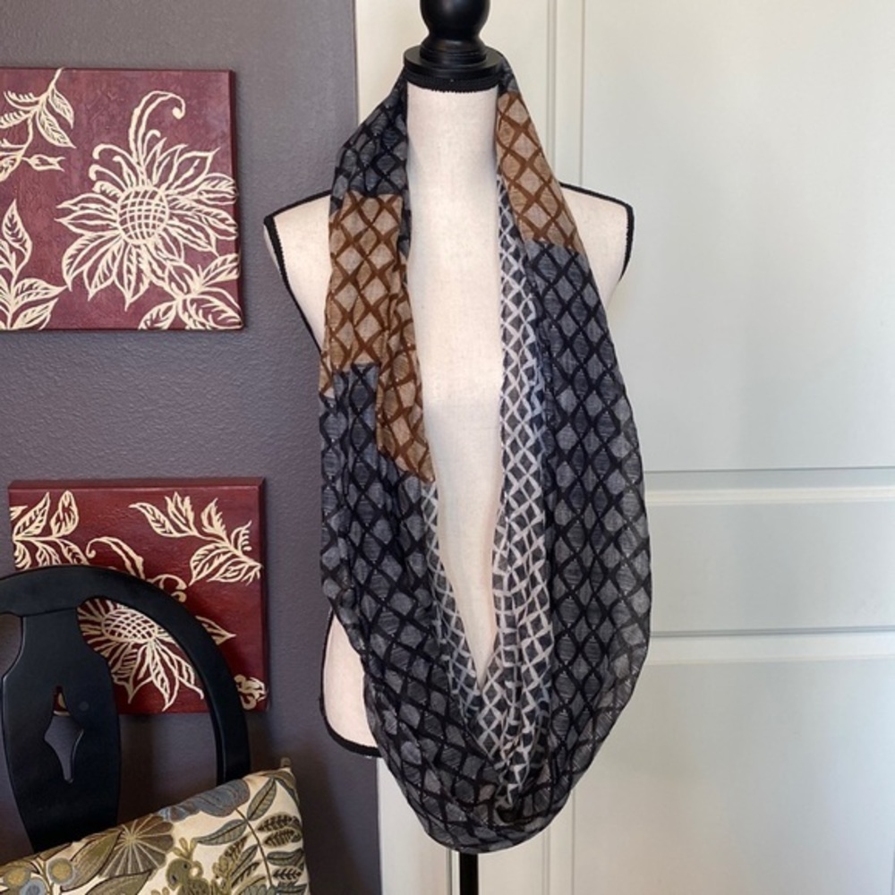 C Patterned Infinity Scarf